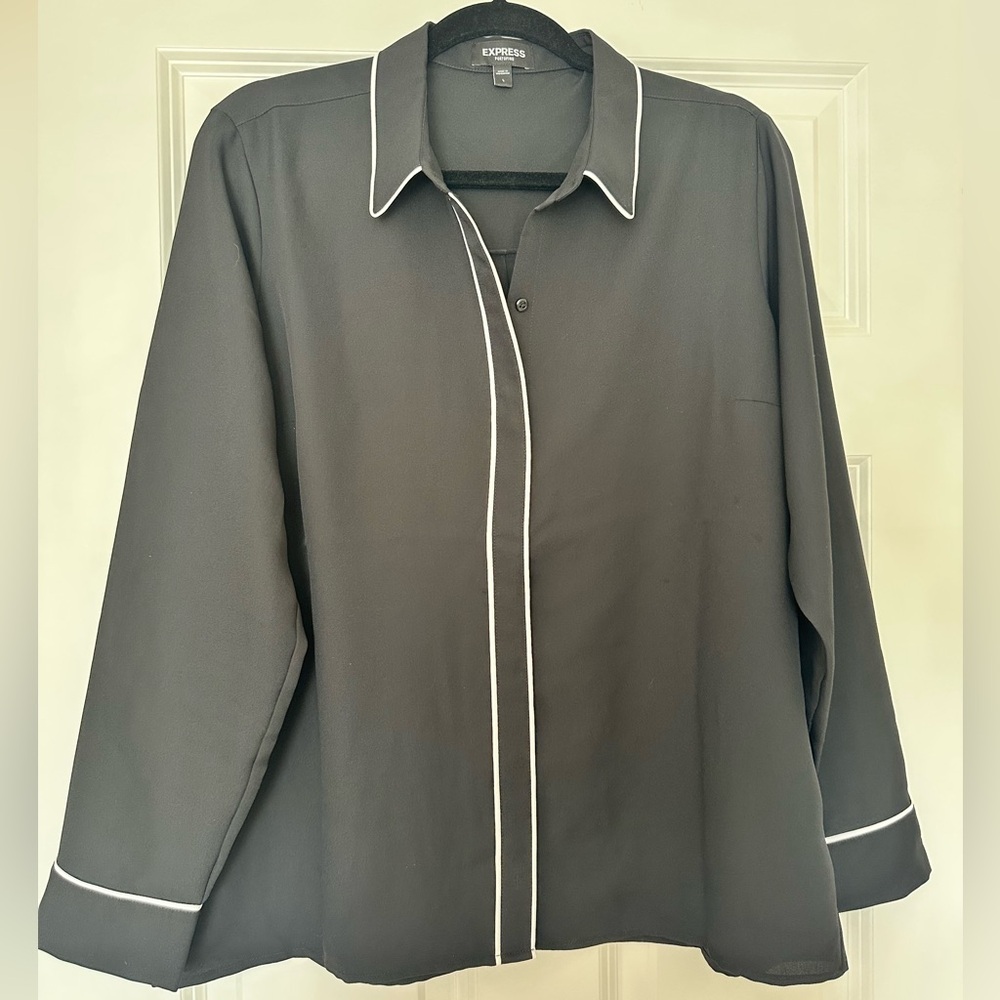 NWOT* Express Portofino Button Up Black Shirt - Size Large